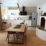 Lea-stella Apartman