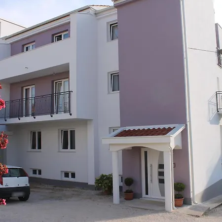 Lea-stella Apartment