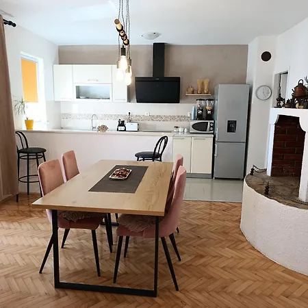 Lea-stella Apartment